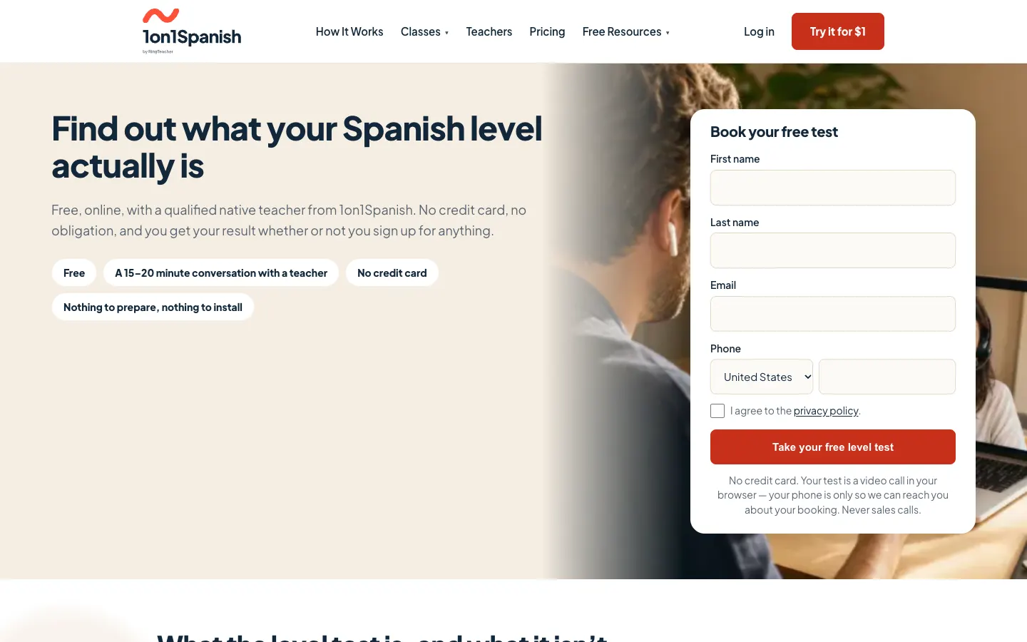 Página de la prueba de nivel gratuita con el formulario de reserva: nombre, apellidos, correo, teléfono con prefijo de país y casilla de privacidad.
