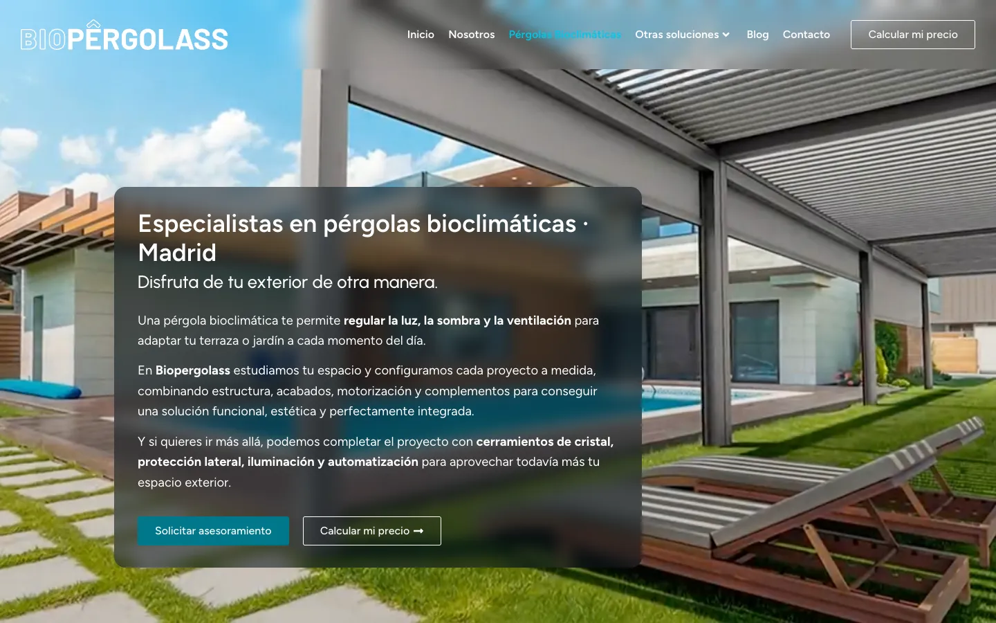 Página de pérgolas bioclimáticas con una terraza de fondo y texto explicativo.
