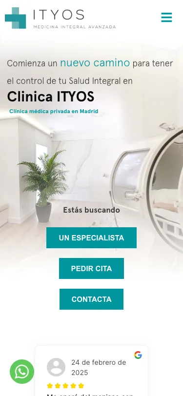 Portada de la clínica en un móvil con tres botones: un especialista, pedir cita y contacta.