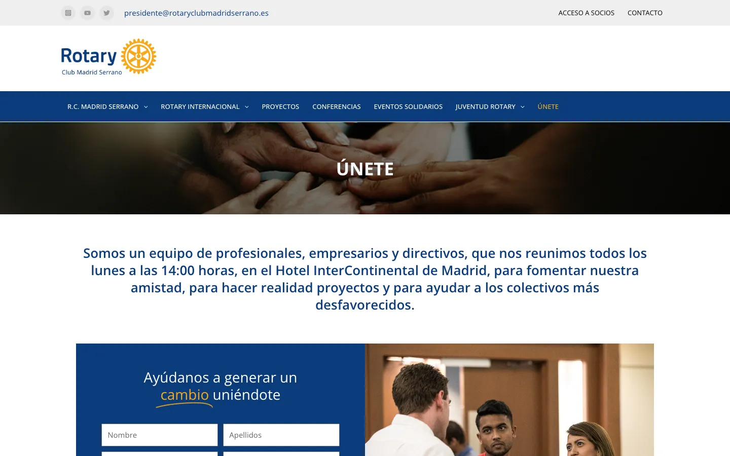 Página para unirse al club, con un texto de presentación y un formulario de contacto junto a una foto